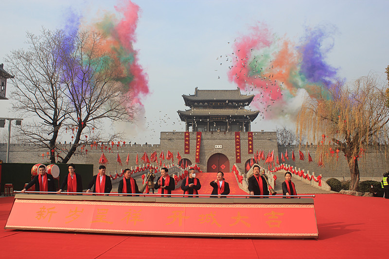 ���M��!�_���f�ų�Ԫ���e�С��_���T��ӭ�´������